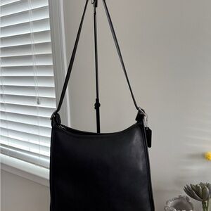 Vintage Coach 9073 Black Leather Shoulder Bag Zip Top Hobo Bag